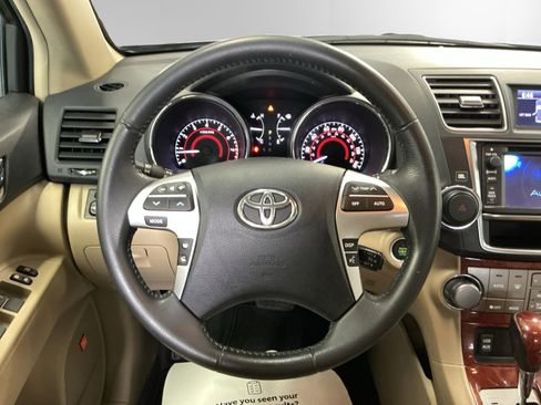 Used 2013 Toyota Highlander Limited AWD/4WD image 12
