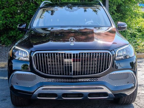 Used 2023 Mercedes-Benz Maybach GLS 600 4MATIC image 2