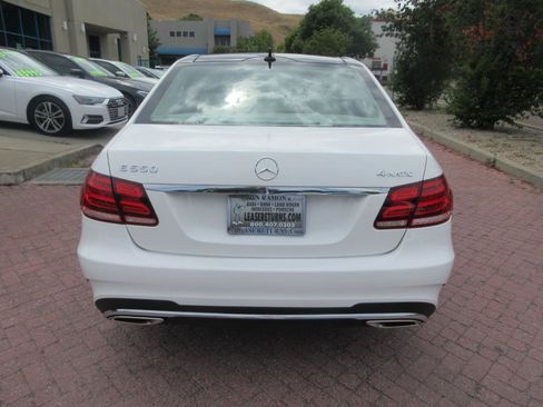 Used 2014 Mercedes-Benz E 550 4MATIC Sedan image 75