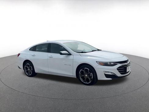 Used 2024 Chevrolet Malibu LT image 2
