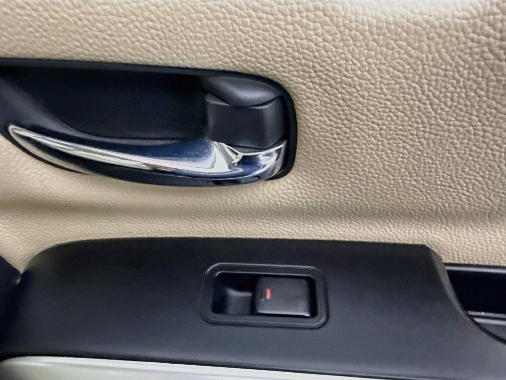 Used 2017 Nissan Titan SV RWD image 28