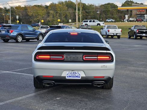 Used 2022 Dodge Challenger R/T w/ Plus Package image 5