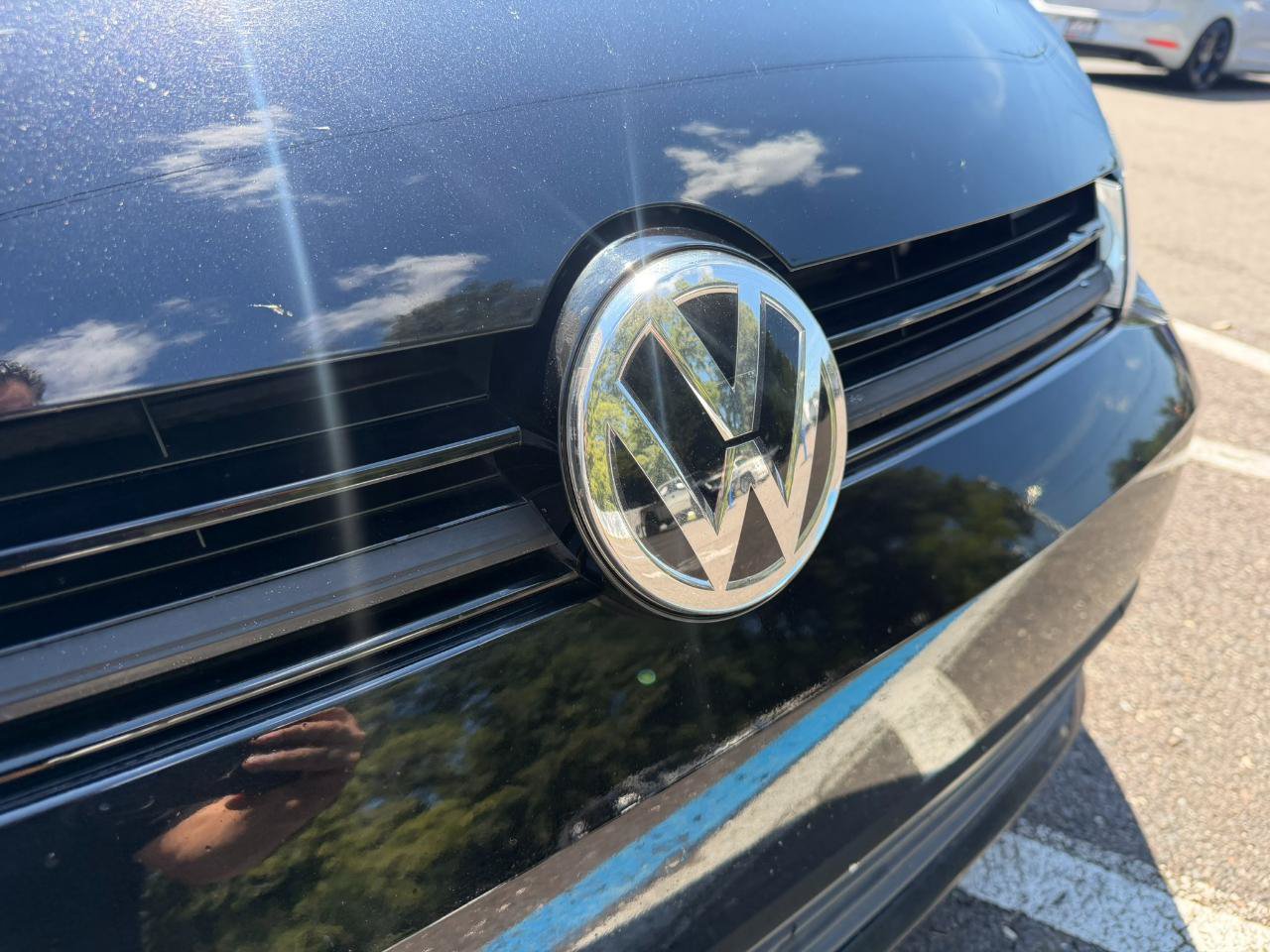 Used 2021 Volkswagen Golf 4-Door FWD image 5