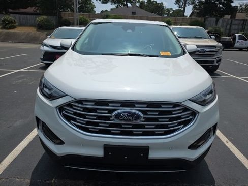 Used 2021 Ford Edge Titanium FWD image 2