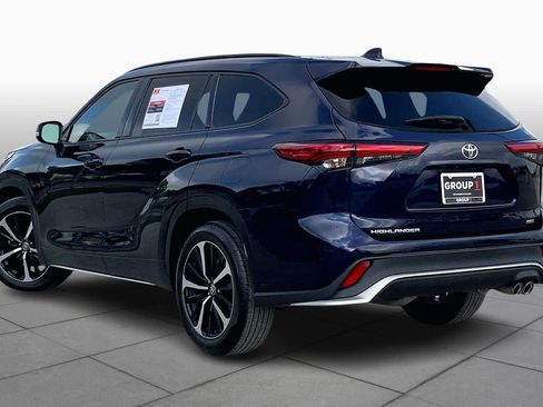 Used 2021 Toyota Highlander XSE image 12