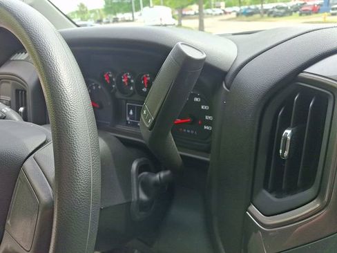 Used 2025 Chevrolet Silverado 1500 Custom image 17