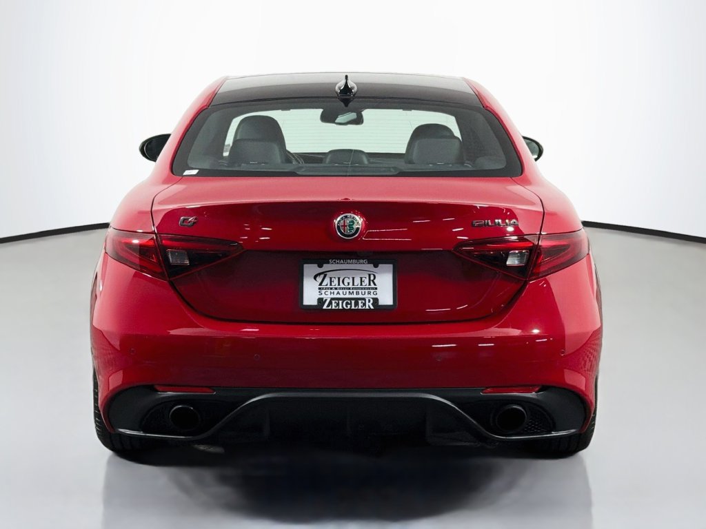 Used 2023 Alfa Romeo Giulia Estrema AWD/4WD image 6