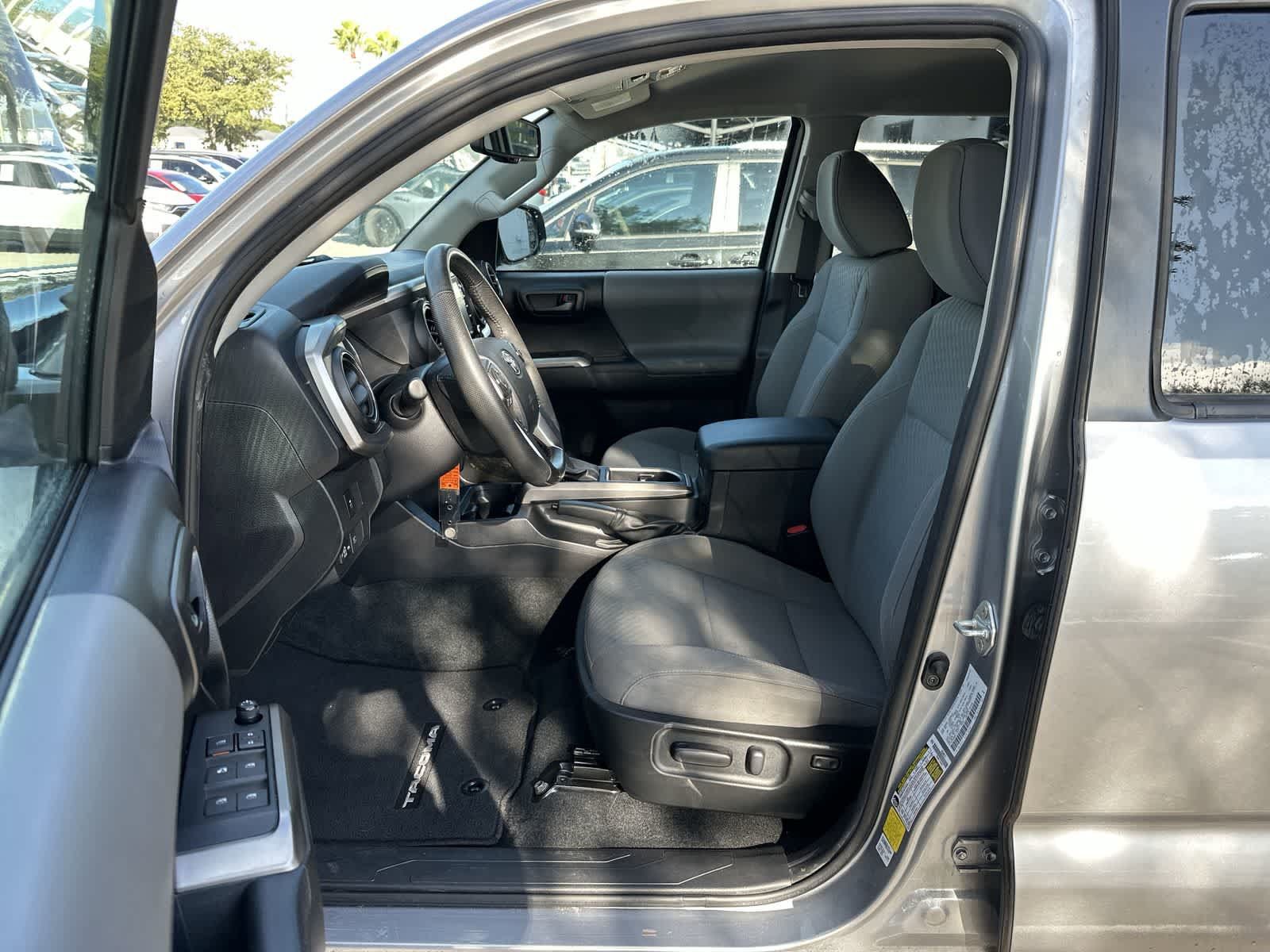 Used 2021 Toyota Tacoma SR5 RWD image 2