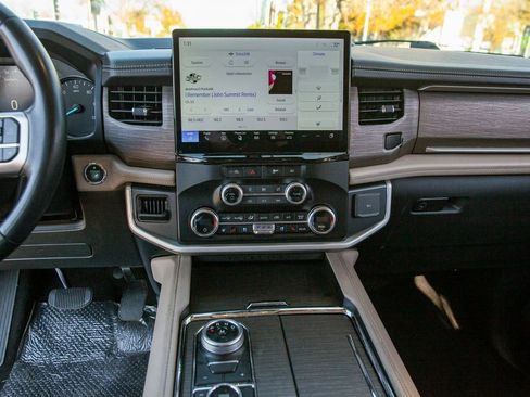 Used 2024 Ford Expedition Max Limited image 16