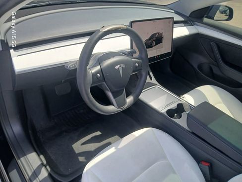 Used 2023 Tesla Model 3 Standard Range image 7