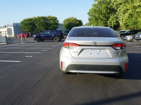 Used 2022 Toyota Corolla LE FWD image 4