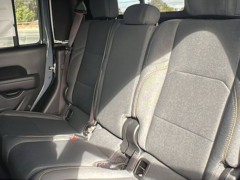 New 2025 Jeep Gladiator Willys image 18