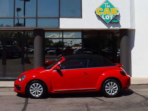 Used 2018 Volkswagen Beetle 2.0T SE image 8