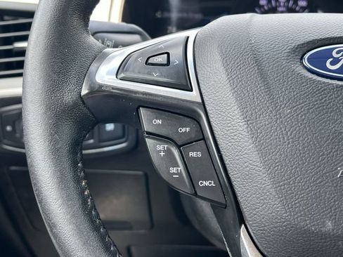 Used 2019 Ford Edge SEL w/ Equipment Group 201A FWD image 16