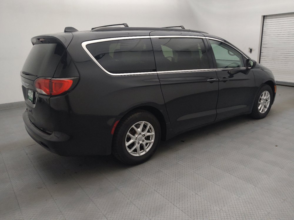 Used 2020 Chrysler Voyager Lxi FWD image 10