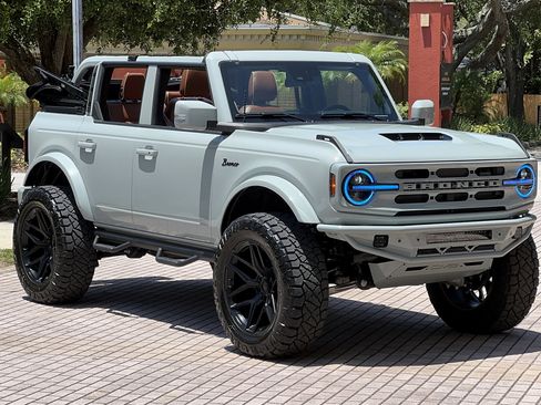 Used 2024 Ford Bronco Outer Banks AWD/4WD image 9