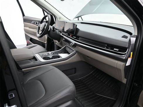 New 2026 Kia Carnival LXS image 21