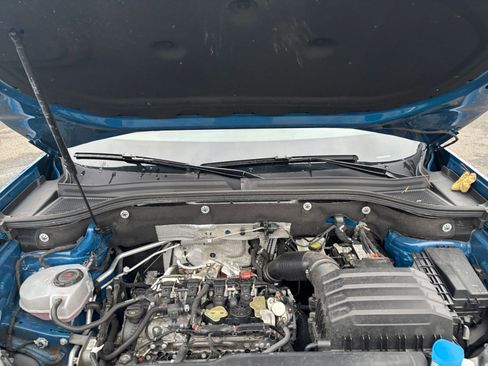 Used 2025 Volkswagen Atlas Cross Sport SE image 32