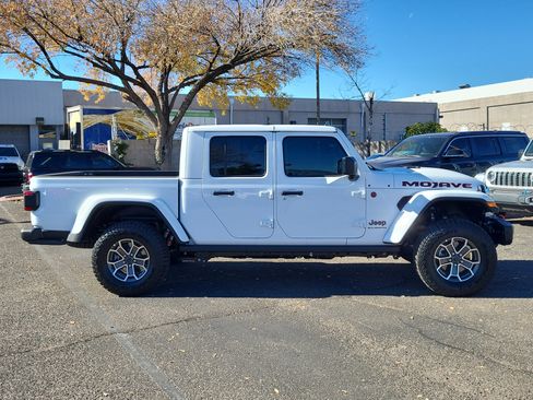 New 2025 Jeep Gladiator Mojave image 8
