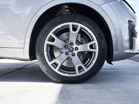 Used 2022 Maserati Levante Modena image 10