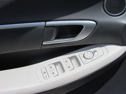 Used 2025 Hyundai Sonata SEL FWD image 18