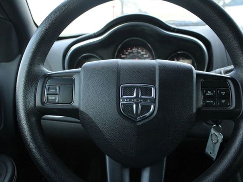Used 2013 Dodge Avenger SE image 17