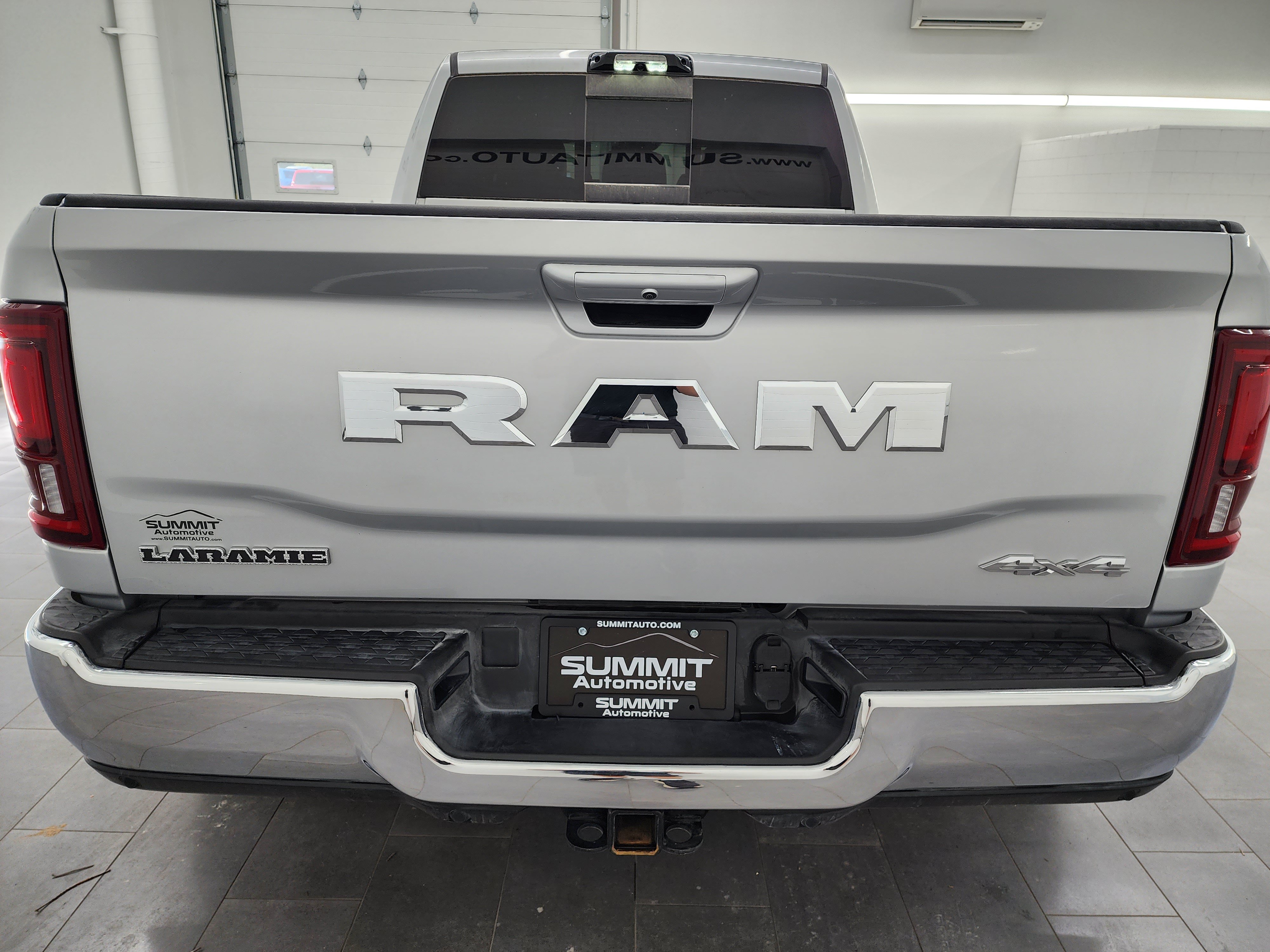 Used 2026 RAM 3500 Laramie AWD/4WD image 31