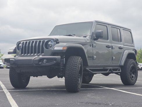 Used 2021 Jeep Wrangler Unlimited Sahara AWD/4WD image 12