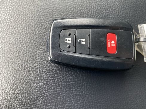 Used 2025 Toyota RAV4 XLE image 37