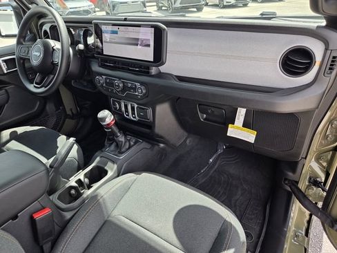 Used 2026 Jeep Wrangler Sport AWD/4WD image 18
