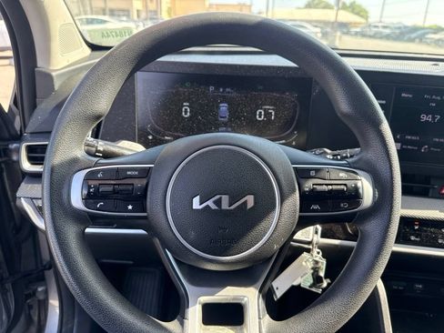 Used 2023 Kia Sportage LX FWD image 13