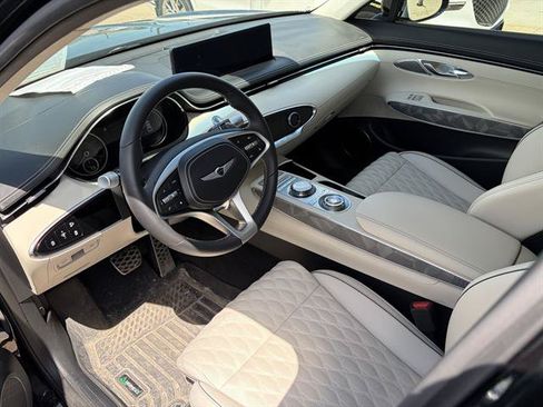 Used 2025 Genesis GV70 3.5T Sport w/ Sport Advanced Package AWD/4WD image 3