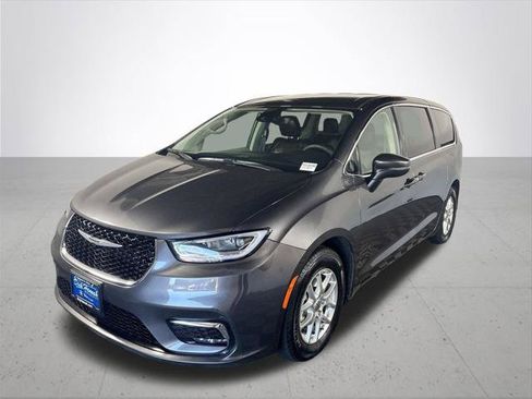 Certified 2023 Chrysler Pacifica Touring-L FWD image 2