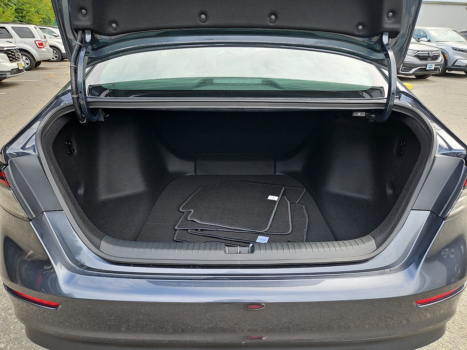 Used 2025 Honda Accord LX image 29