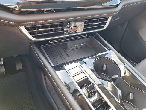Used 2026 Volkswagen Atlas SE FWD image 16
