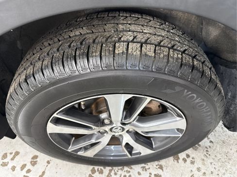 Used 2018 Toyota RAV4 XLE w/ Plus Extra Value Package FWD image 31