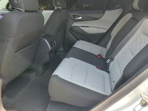 Used 2020 Chevrolet Equinox LT FWD image 34