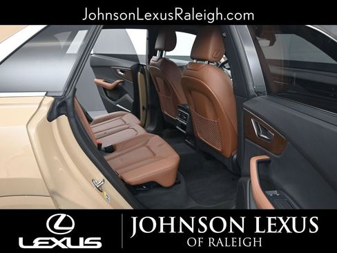 Used 2025 Audi Q8 Premium Plus image 13