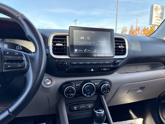 Used 2025 Hyundai Venue SEL FWD image 20