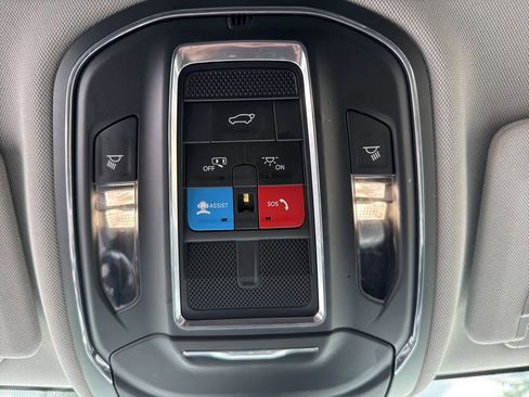 Used 2023 Jeep Grand Cherokee Limited image 40