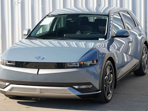 Used 2023 Hyundai Ioniq 5 SE image 44