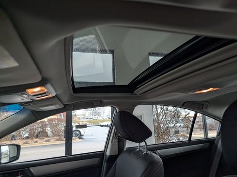 Used 2017 Subaru Legacy 2.5i Premium w/ Moonroof Package image 16