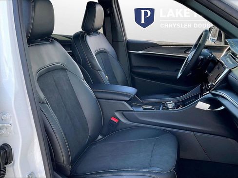 New 2026 Jeep Grand Cherokee Laredo image 24