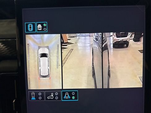 New 2026 GMC Yukon XL AT4 w/ LPO, Floor Liner Package image 39