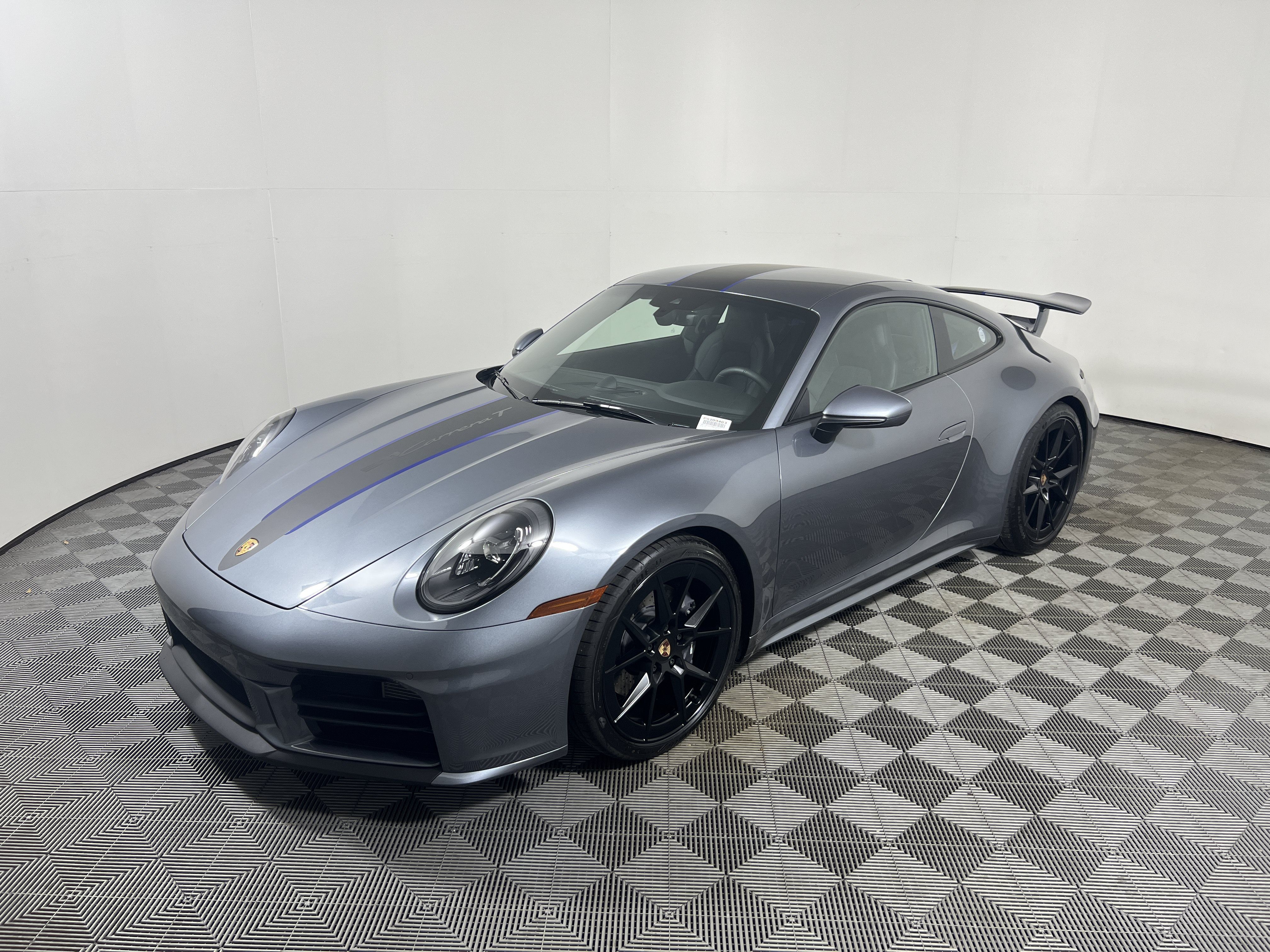 Certified 2025 Porsche 911 Carrera T RWD image 11