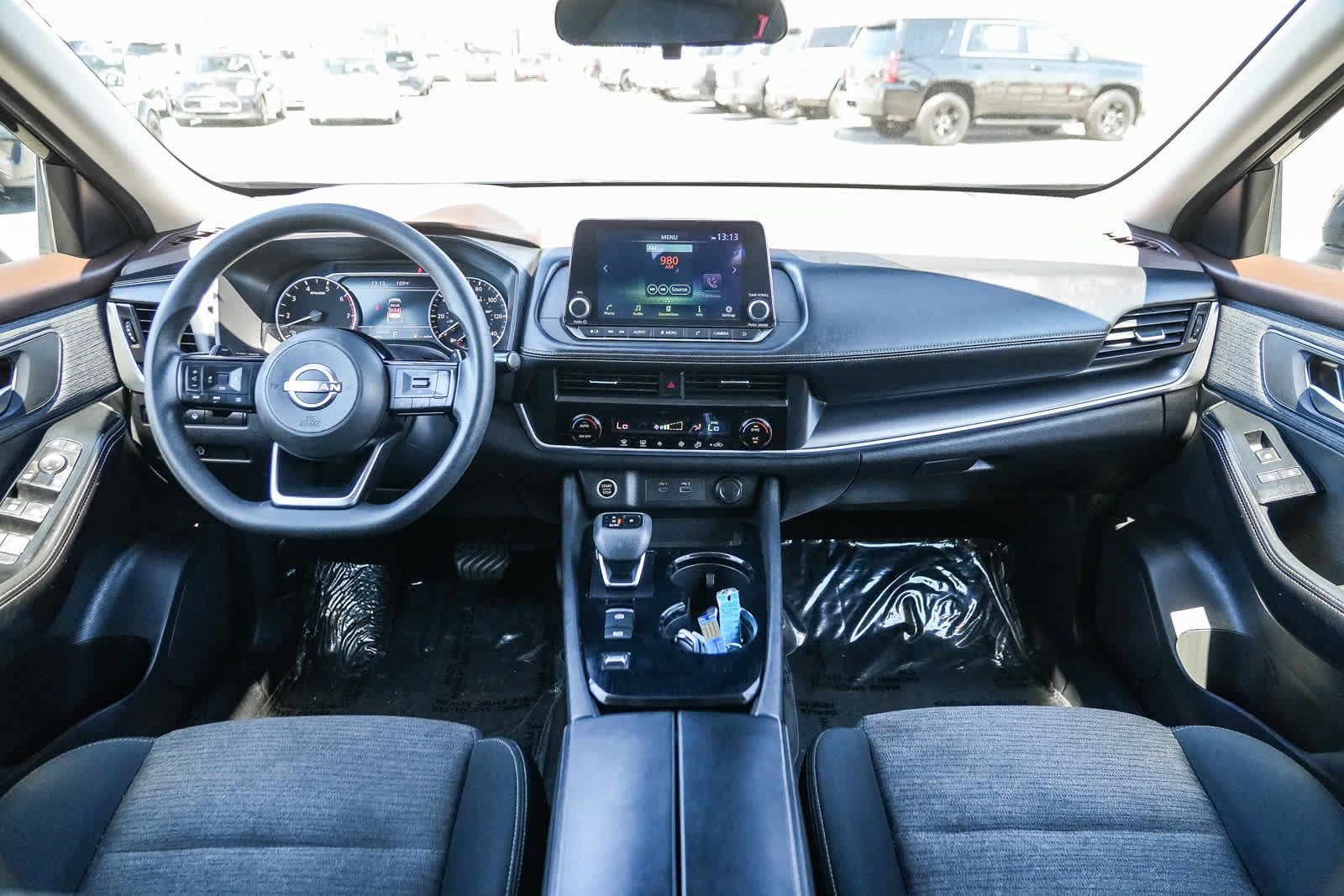 Used 2023 Nissan Rogue SV FWD image 14