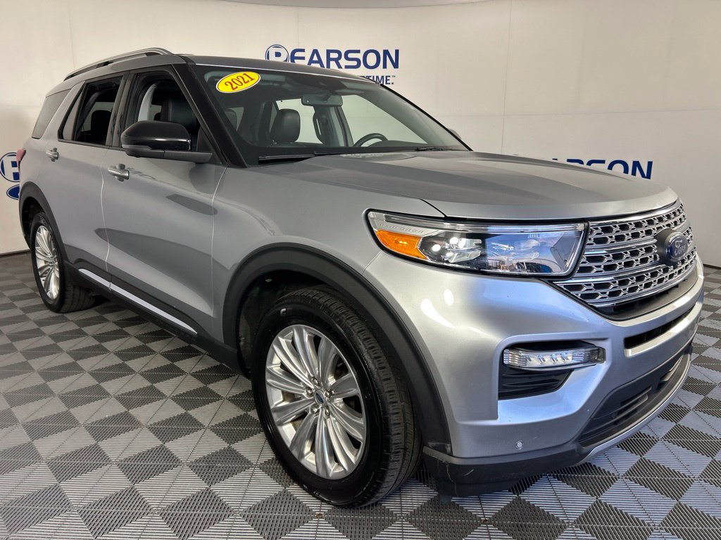 Used 2021 Ford Explorer Limited w/ Equipment Group 301A AWD/4WD image 3