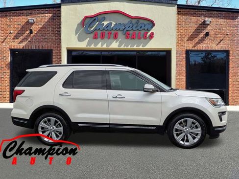 Used 2019 Ford Explorer Limited w/ Ford Safe & Smart Package image 3