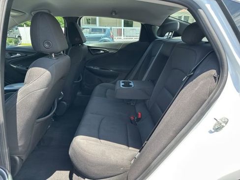 Used 2020 Chevrolet Malibu LT FWD image 9