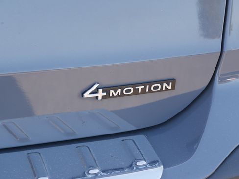 Used 2023 Volkswagen Taos SEL image 6